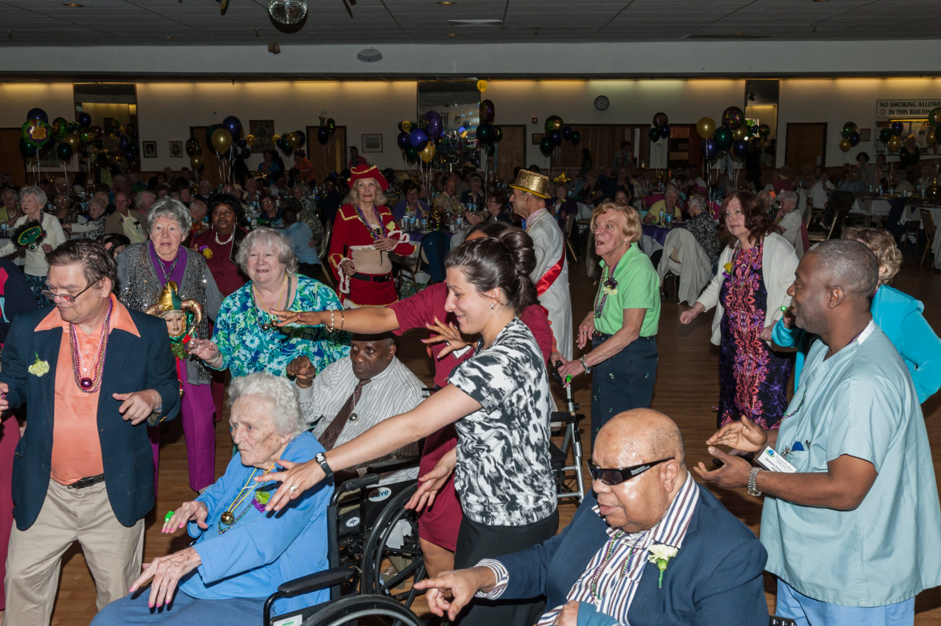 Photos from 2014 Ethos SeniorPalooza Senior Prom – Mardi Gras